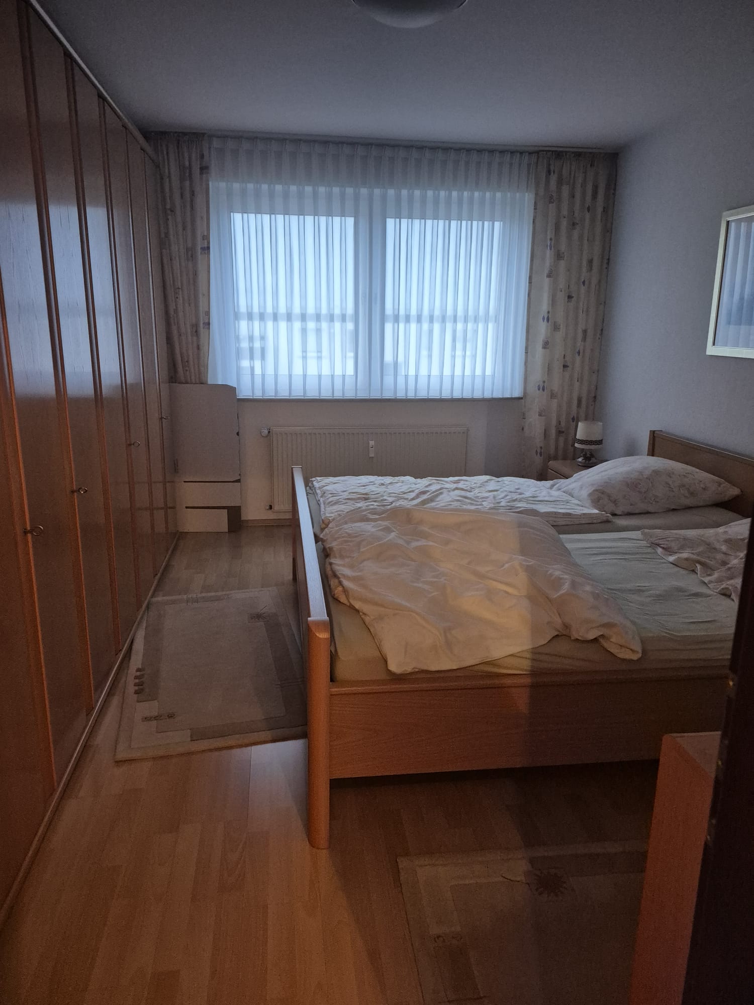 haushaltsauflösung schlafzimmer voll mit möbeln bett un d schrank bild vorher